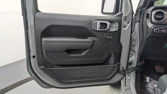 Used 2021 Gray Jeep Willys image 18