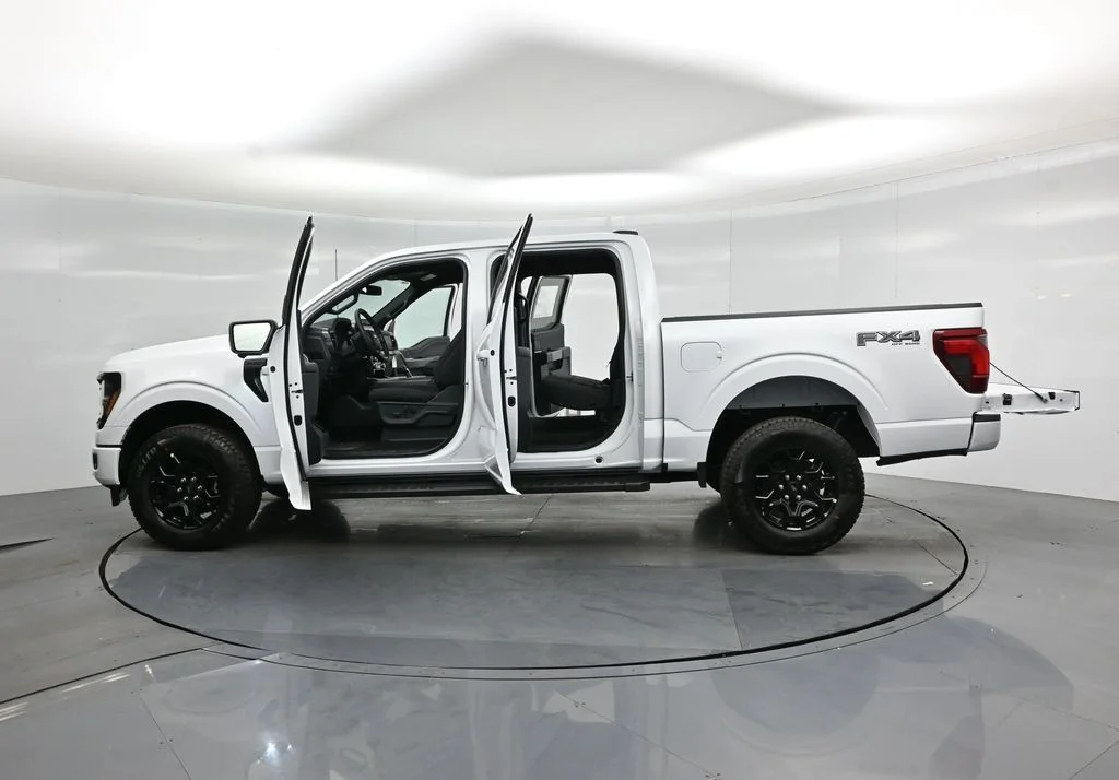 New 2026 Oxford White Ford XLT image 33