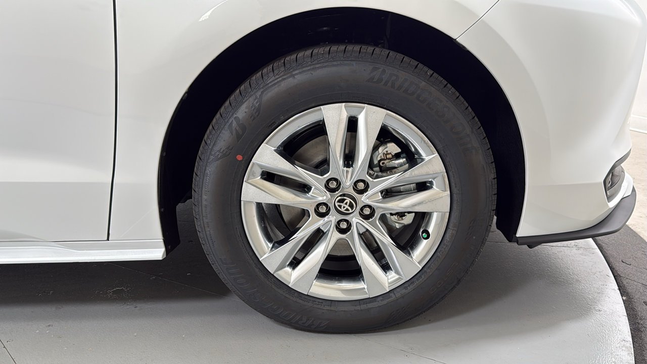 New 2026 Wind Chill Pearl <sup>1</sup> Toyota  XLE image 22