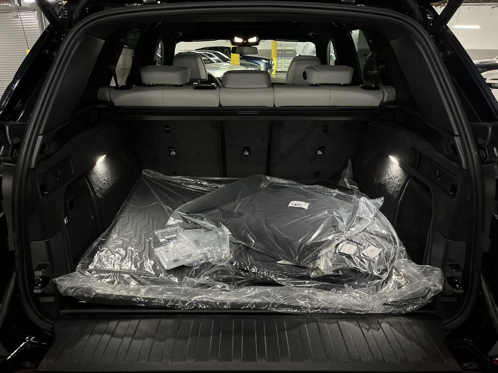 Used 2026 Black Sapphire Metallic BMW xDrive40i image 24