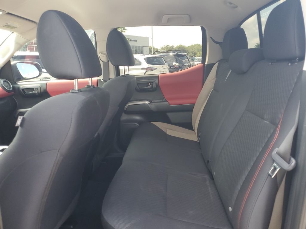 Used 2022 Silver Toyota SR5 image 12