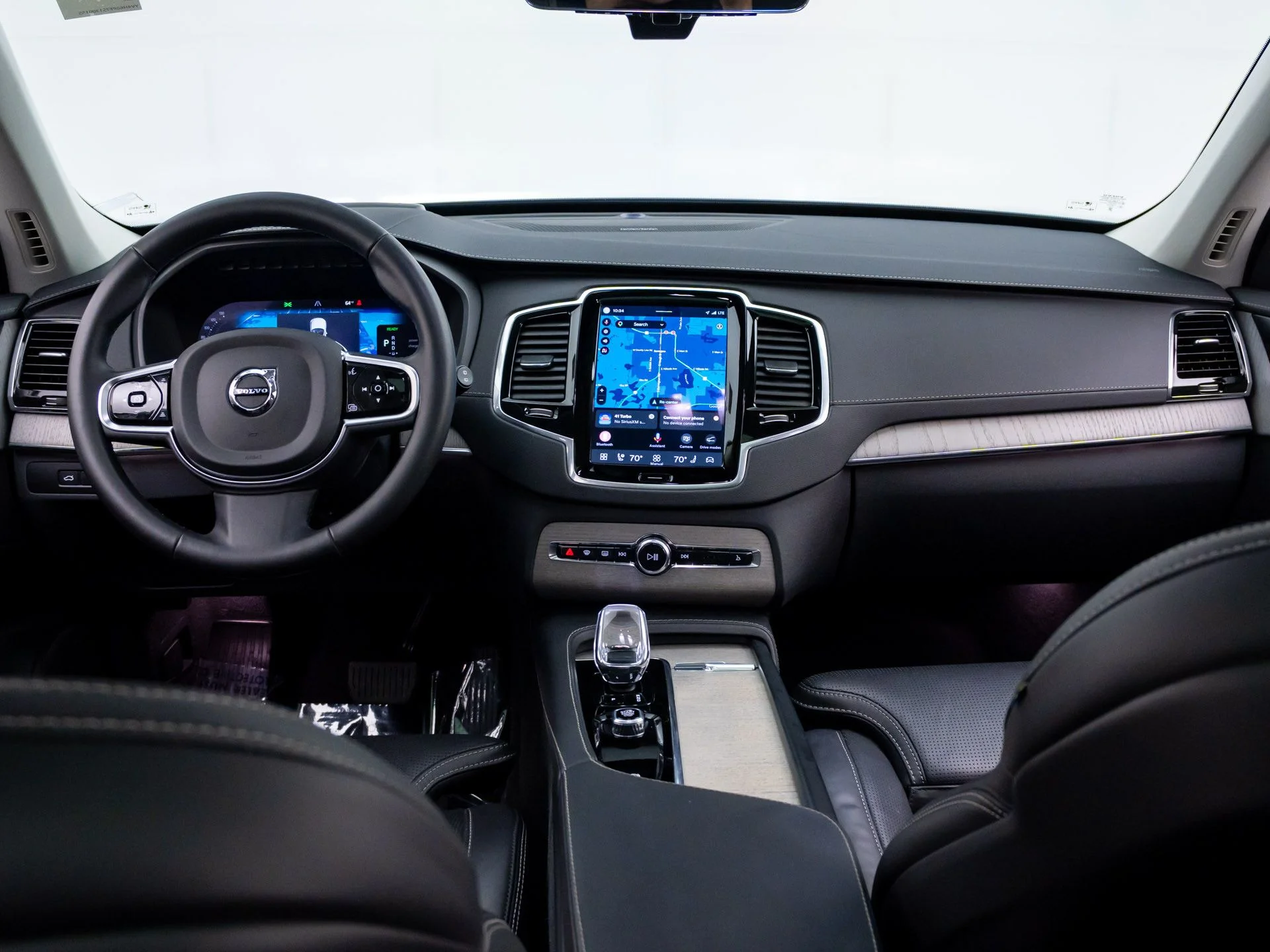 Used 2025 Blue Volvo T8 Ultra image 9