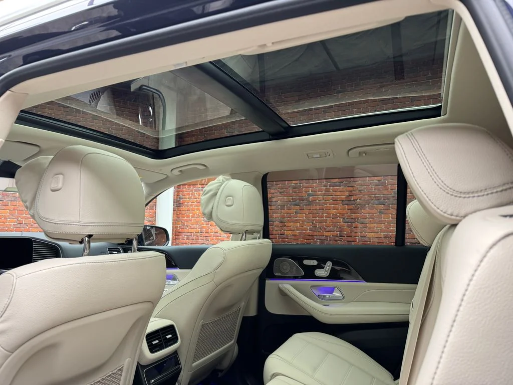 Used 2026 Blue Mercedes-Benz GLS 450 image 23