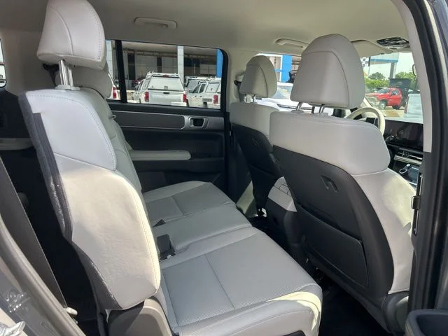 Used 2025 Gray Hyundai SEL image 34