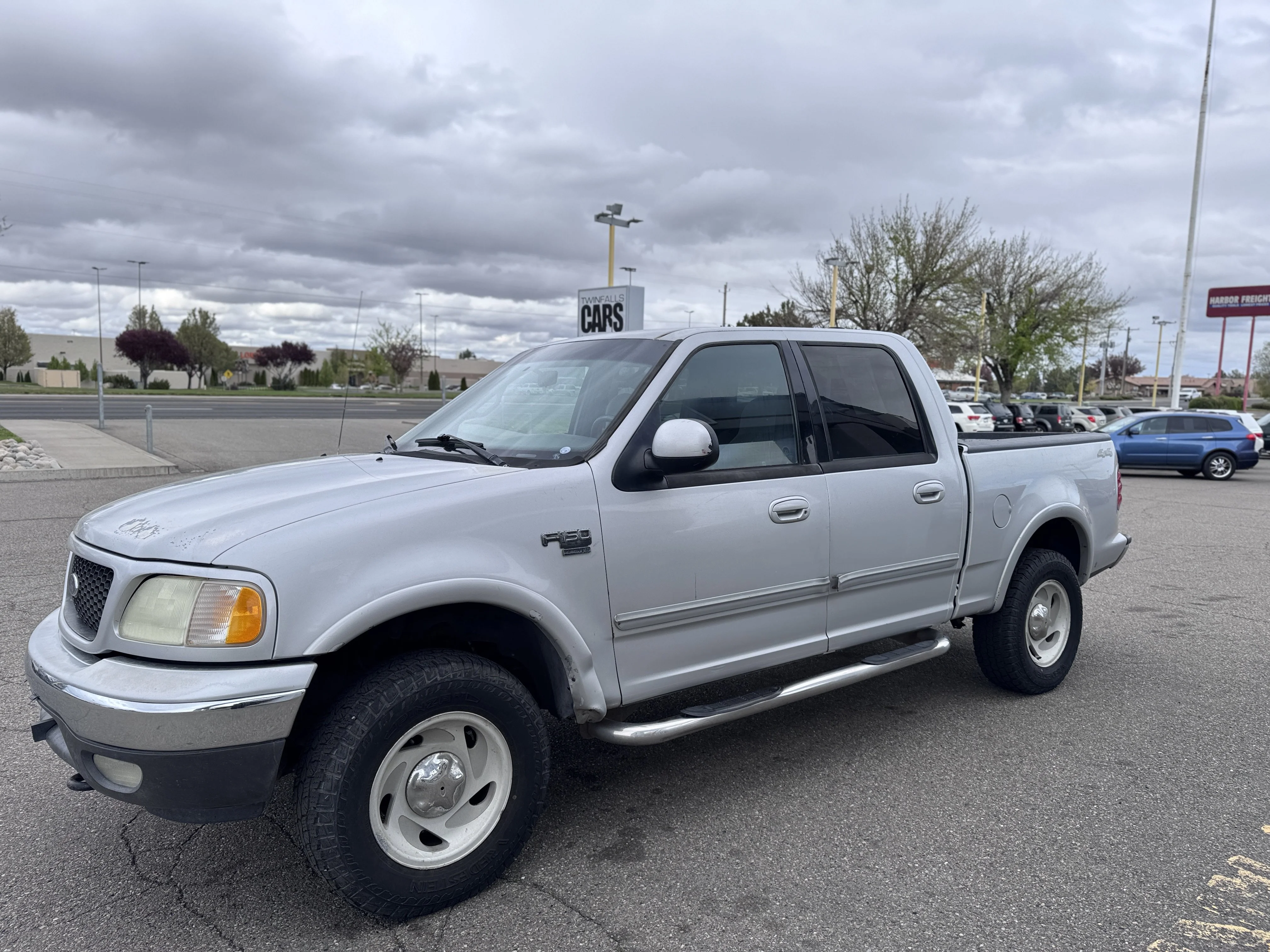 Used 2002  Ford King Ranch image 4