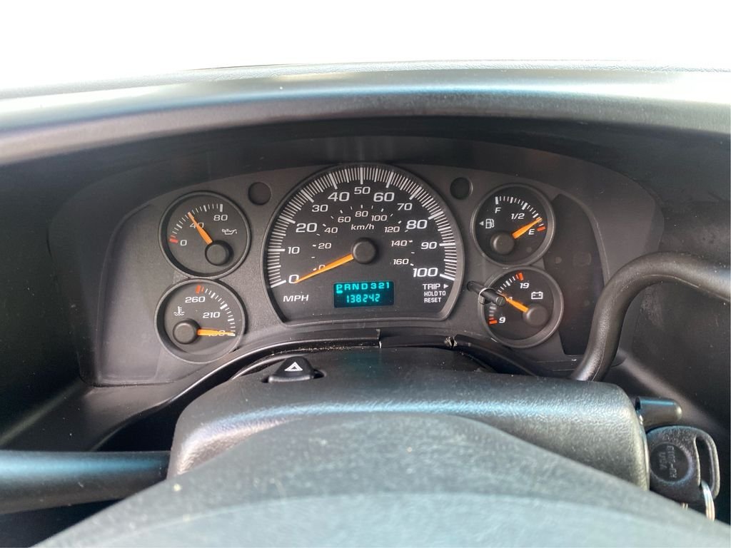 Used 2007 White Chevrolet Work Van image 10