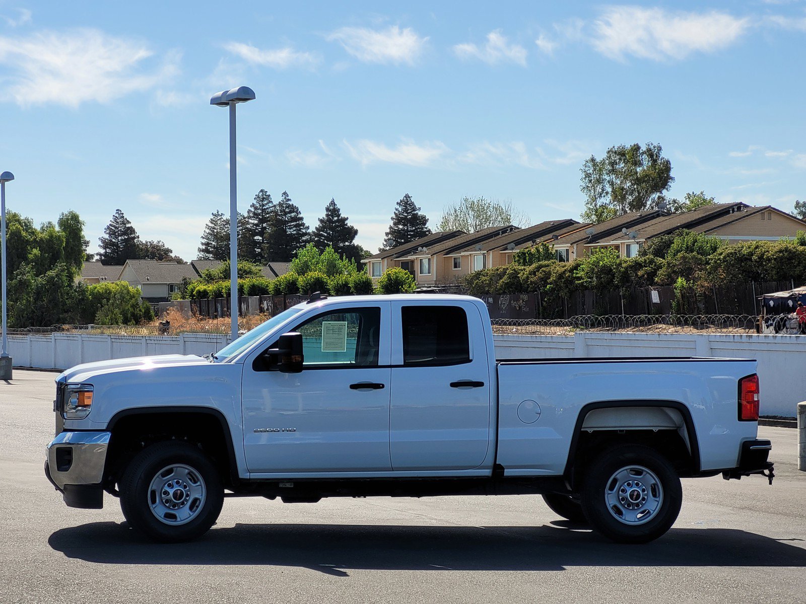 Used 2017 Summit White GMC  image 7