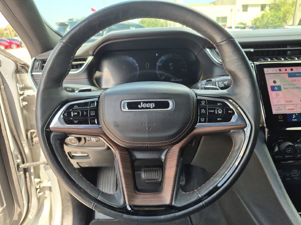 Used 2024 Silver Jeep Summit image 15
