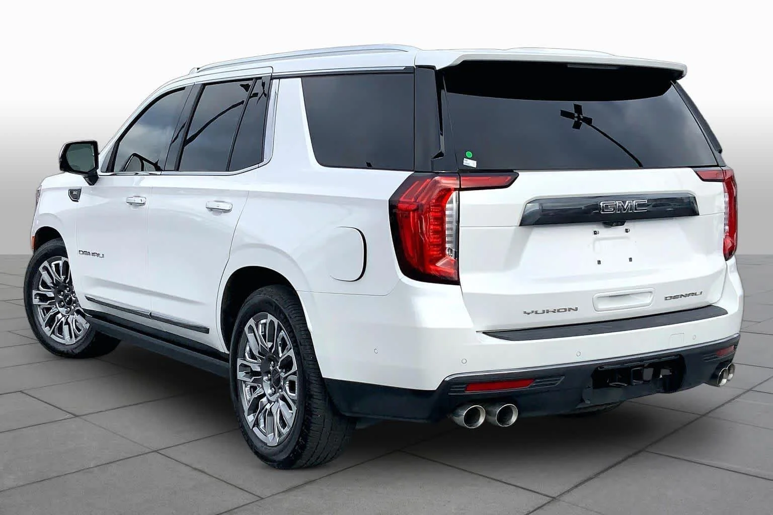 Certified Used 2023 White Frost Tricoat GMC Denali Ultimate image 11