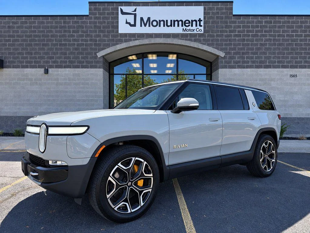 2023 Rivian R1S