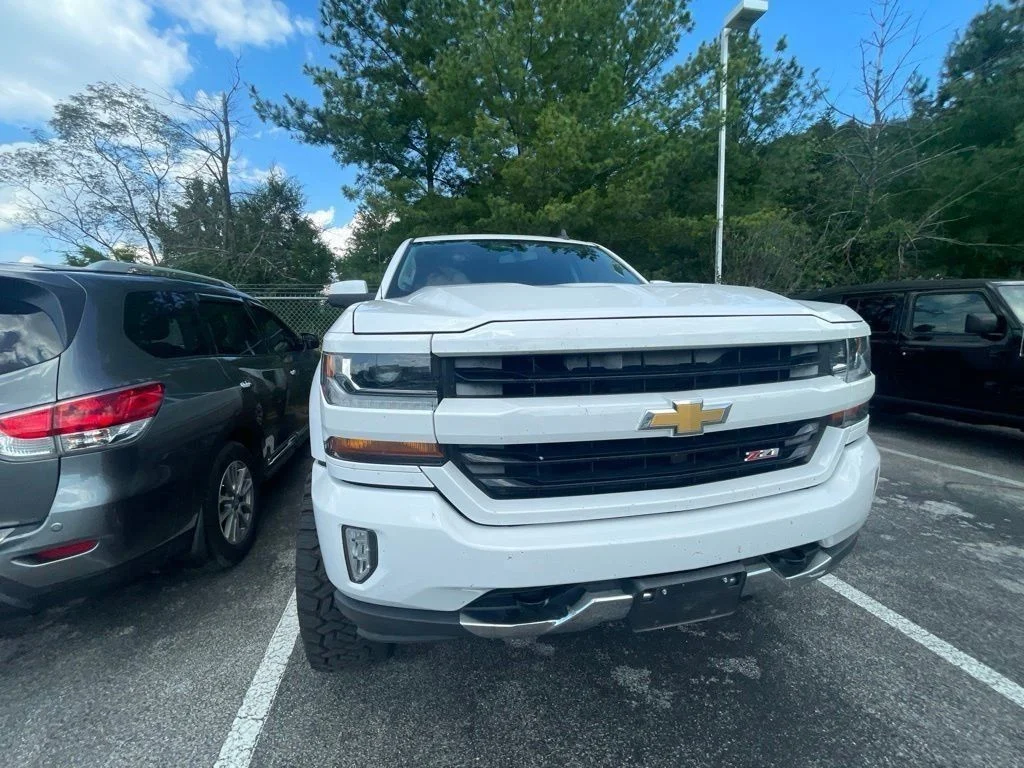 Used 2016 White Chevrolet LT image 6