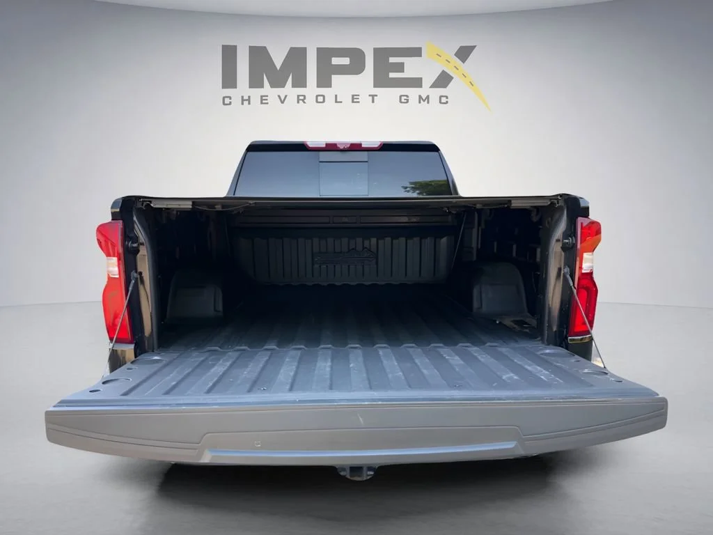 Used 2023 Black Chevrolet High Country image 32