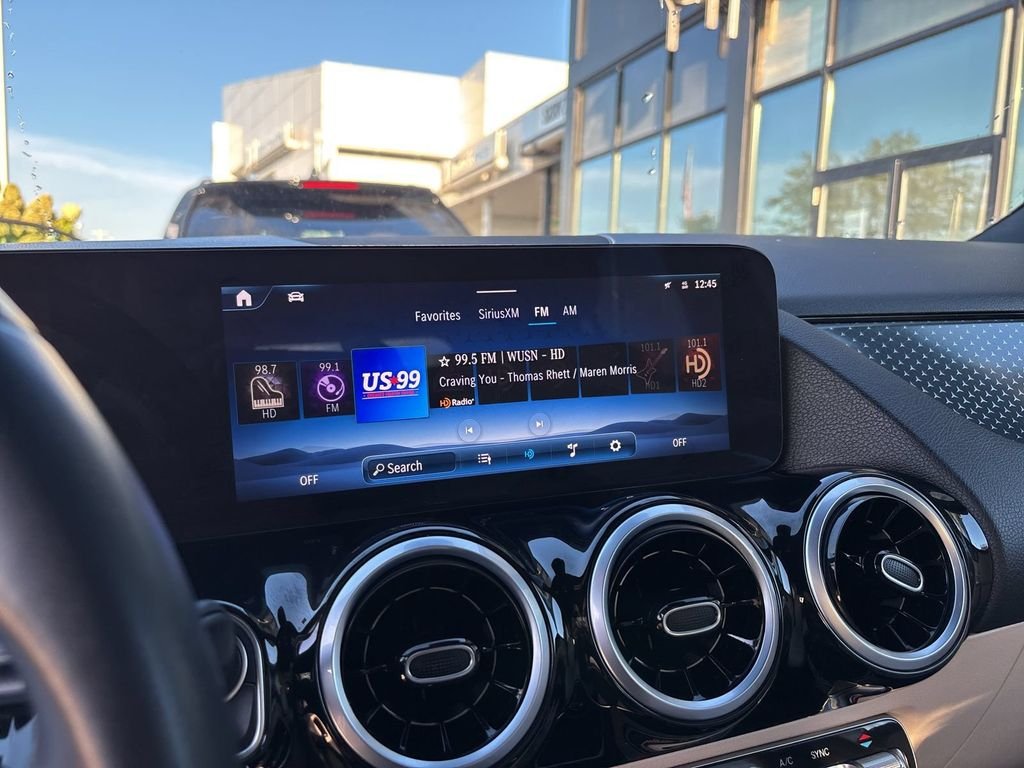 Used 2025  Mercedes-Benz GLA 250 image 11