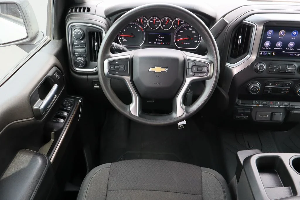 Used 2022 White Chevrolet LT image 23