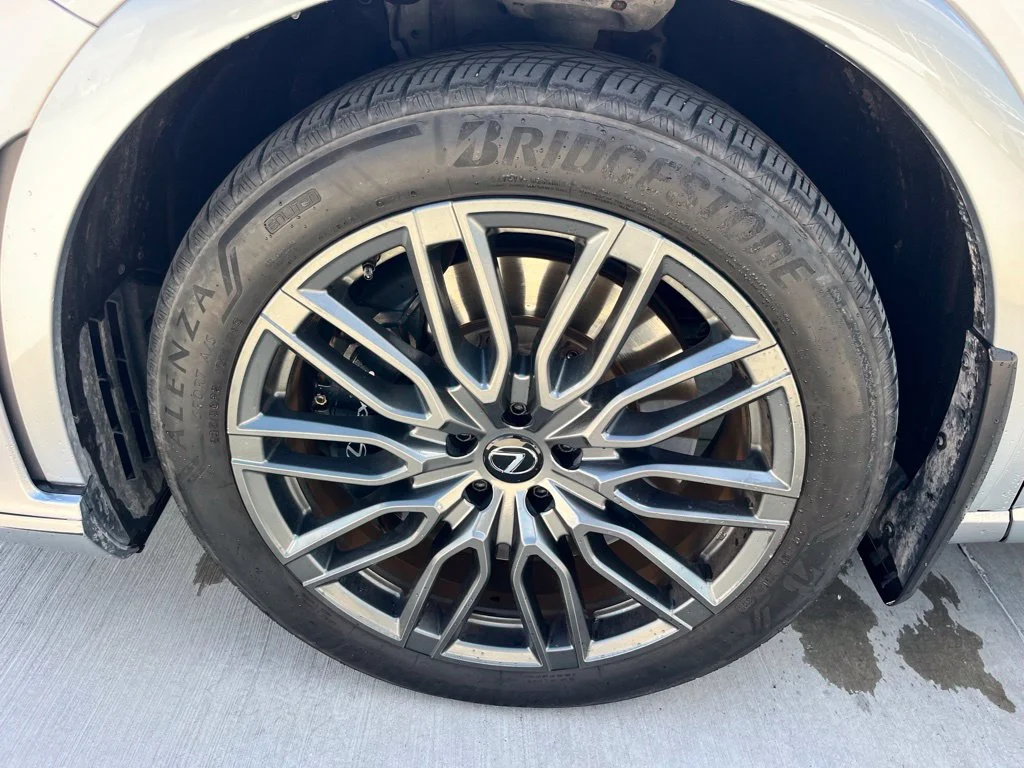 Used 2023 Silver Lexus 500h F SPORT Performance image 9