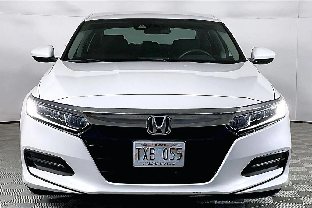 Used 2019  Honda LX image 2