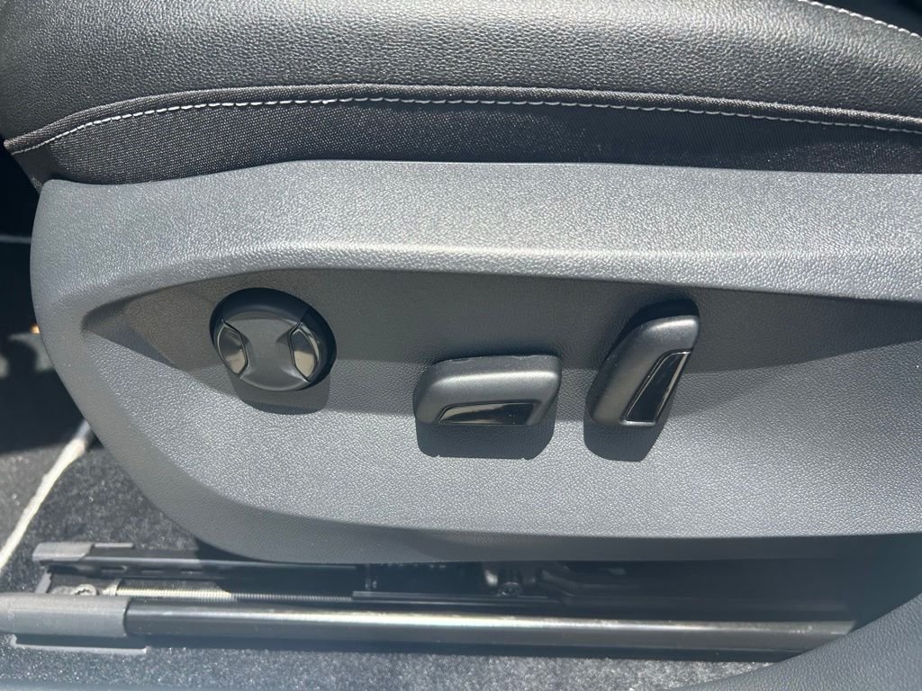 New 2026 White Volkswagen 1.5T SE Black image 51