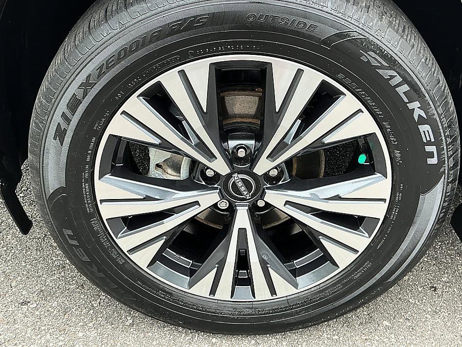 Used 2023 Brilliant Silver Metallic Nissan SV image 10