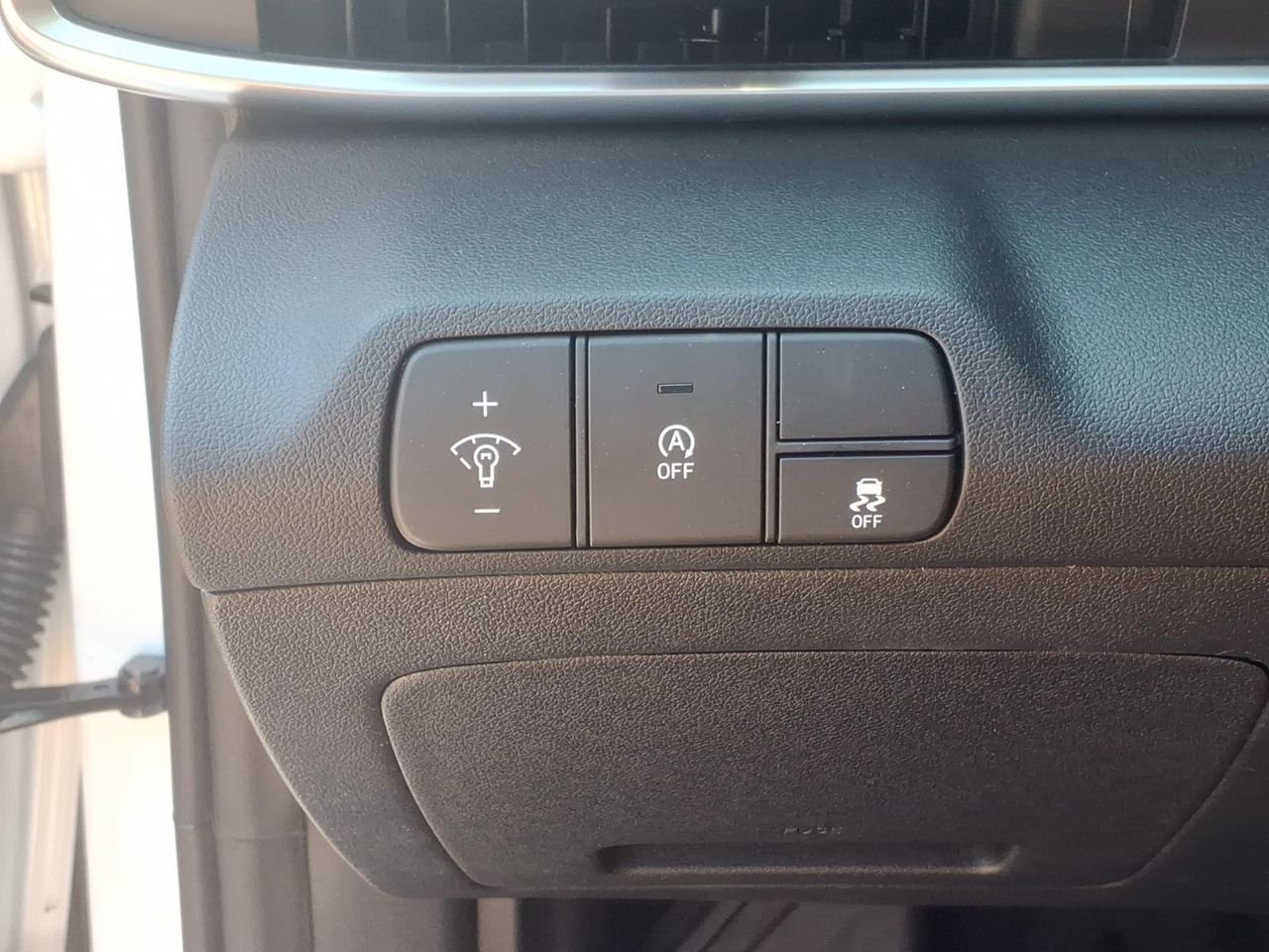 New 2026 Serenity White Hyundai SE image 27