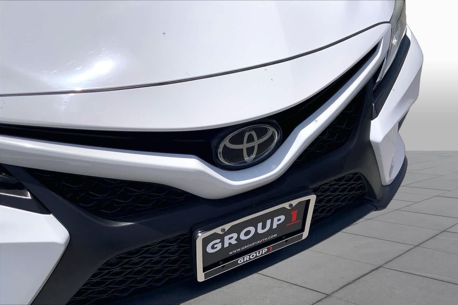 Used 2019 Super White Toyota SE image 29