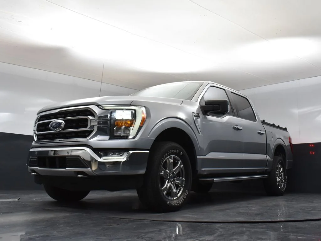 Used 2021 Silver Ford XLT image 12