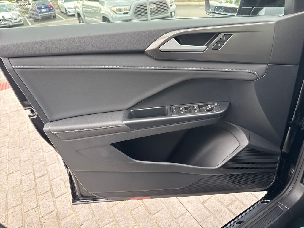 New 2026 Deep Black Pearl Volkswagen 1.5T SE Black image 10