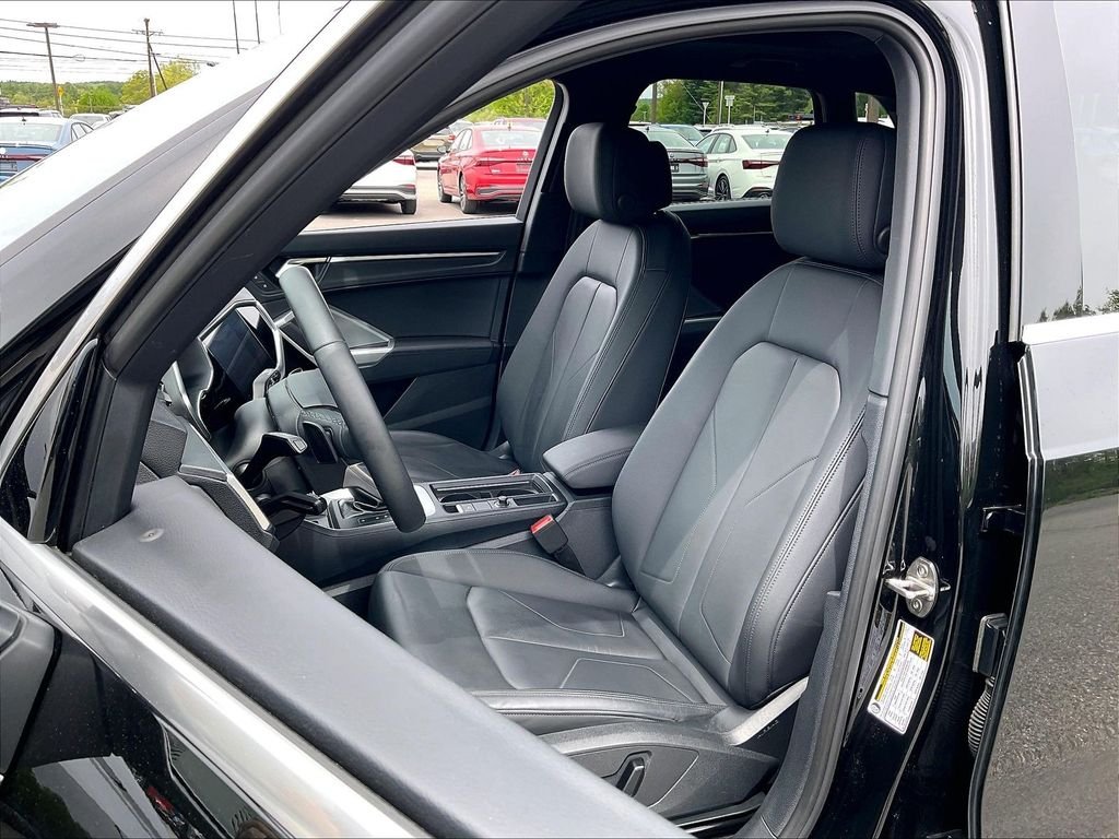 Used 2025 Mythos Black Metallic Audi Premium Plus image 9