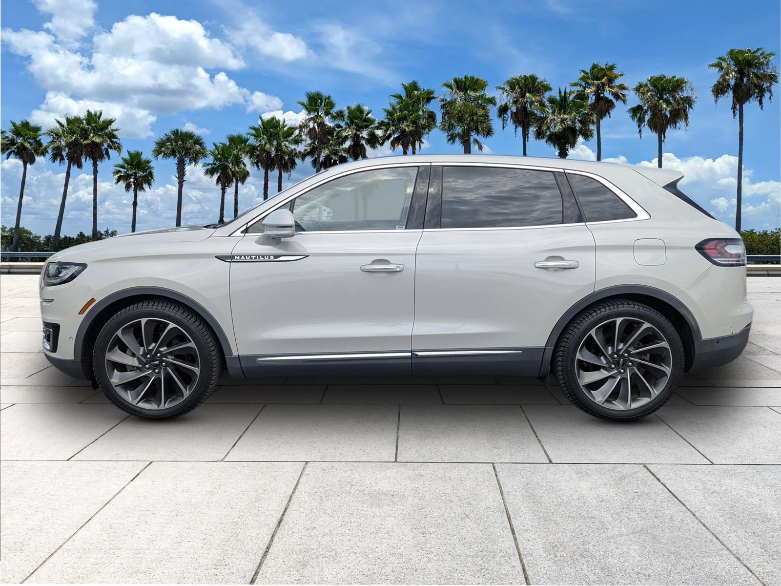 Used 2019 Ceramic Pearl Metallic Tri-Coat Lincoln Reserve image 4