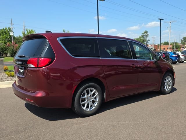 2023 Chrysler Voyager LX - Photo 5