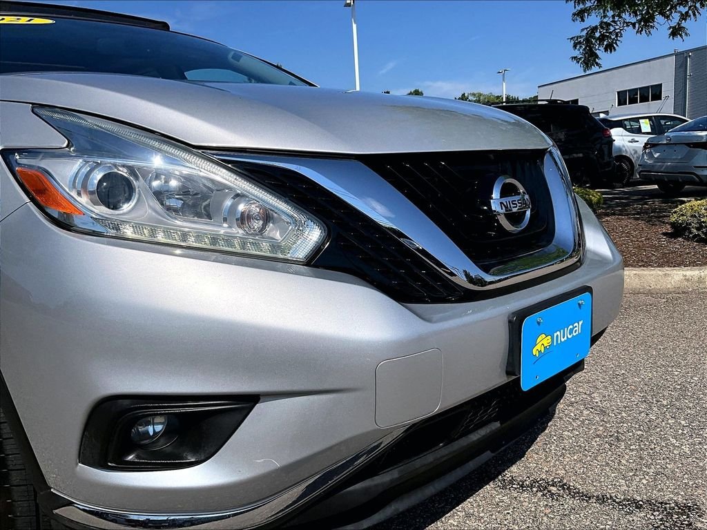Used 2017 Silver Nissan SL image 32