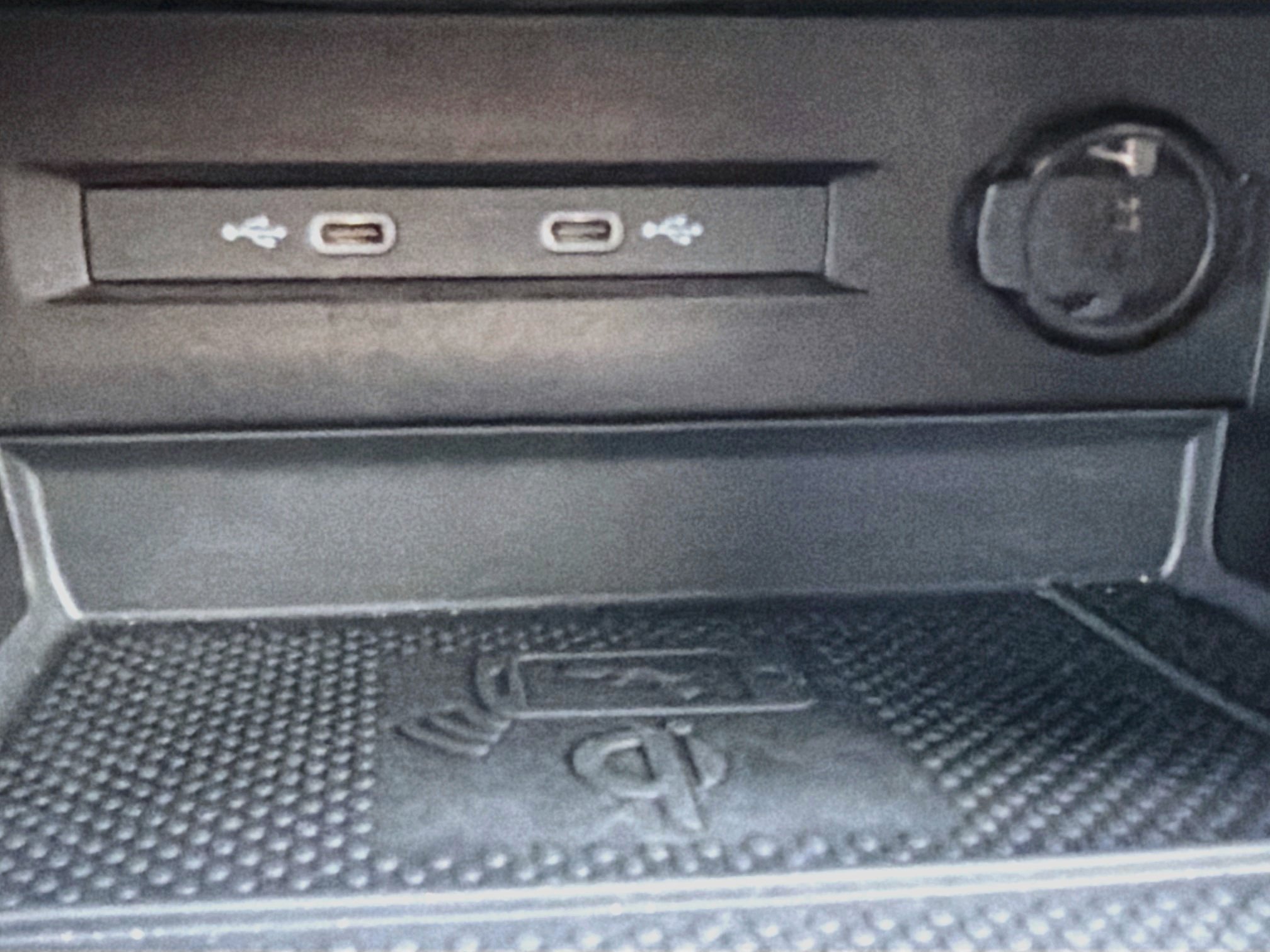 Used 2024 Pure Gray Volkswagen SE image 28
