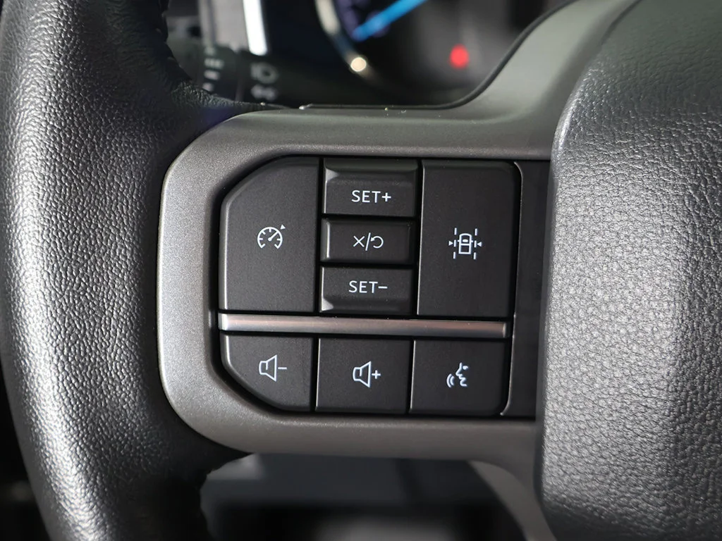 Used 2022 Agate Black Metallic Ford XLT image 45