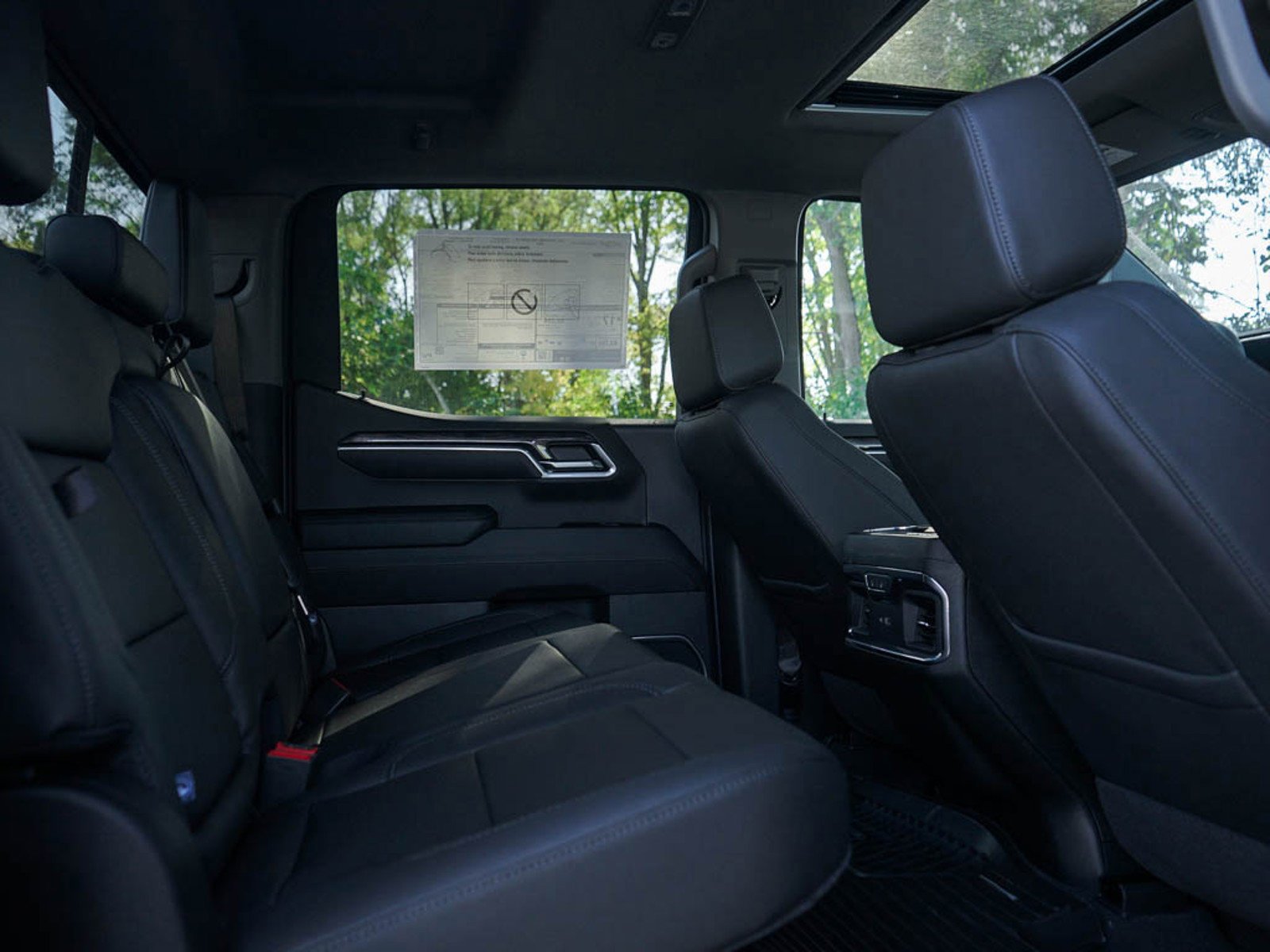 2025 Chevrolet Silverado 1500 LTZ - Photo 10