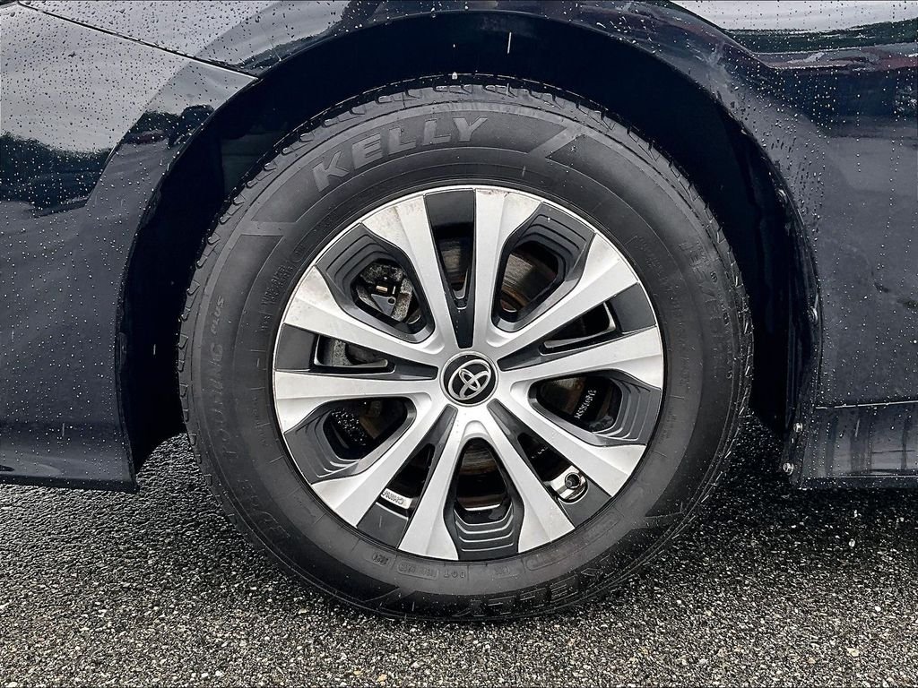 Used 2022 Black Toyota XLE image 7