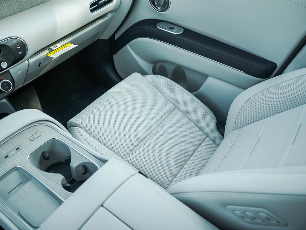 New 2026 Abyss Black Pearl Hyundai Calligraphy AWD image 27