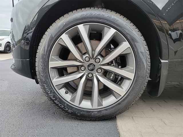 New 2024 Santorini Black Land Rover Metropolitan Edition image 33