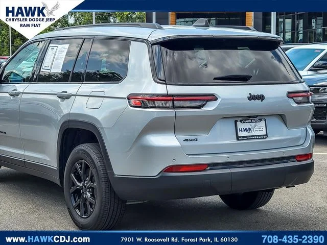 Used 2024 Silver Jeep Altitude X image 6