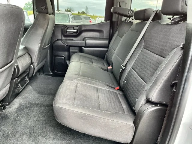 Used 2022 White Chevrolet Custom image 25