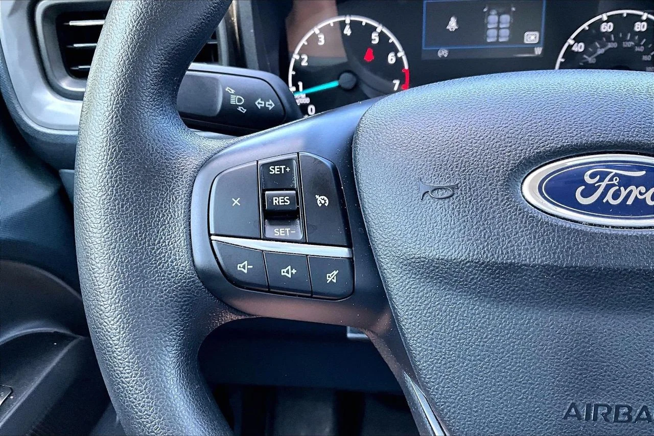 Used 2022 Blue Ford XL image 26