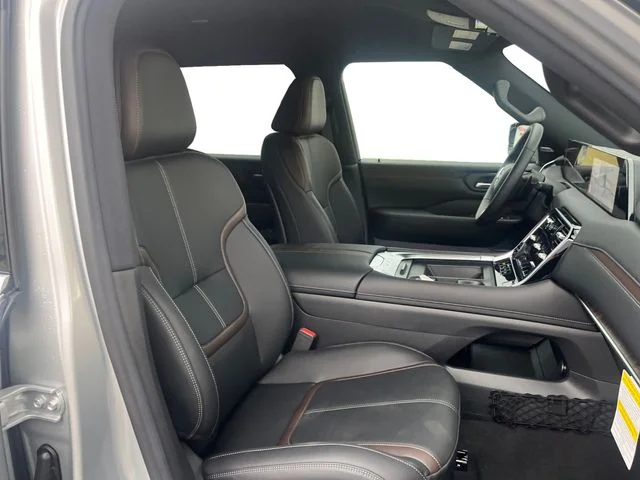 2026 Nissan Armada SL - Photo 13