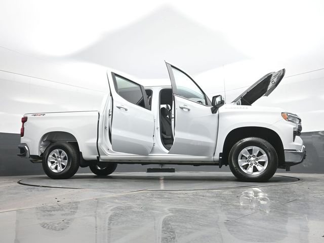 Used 2023 White Chevrolet LT image 31