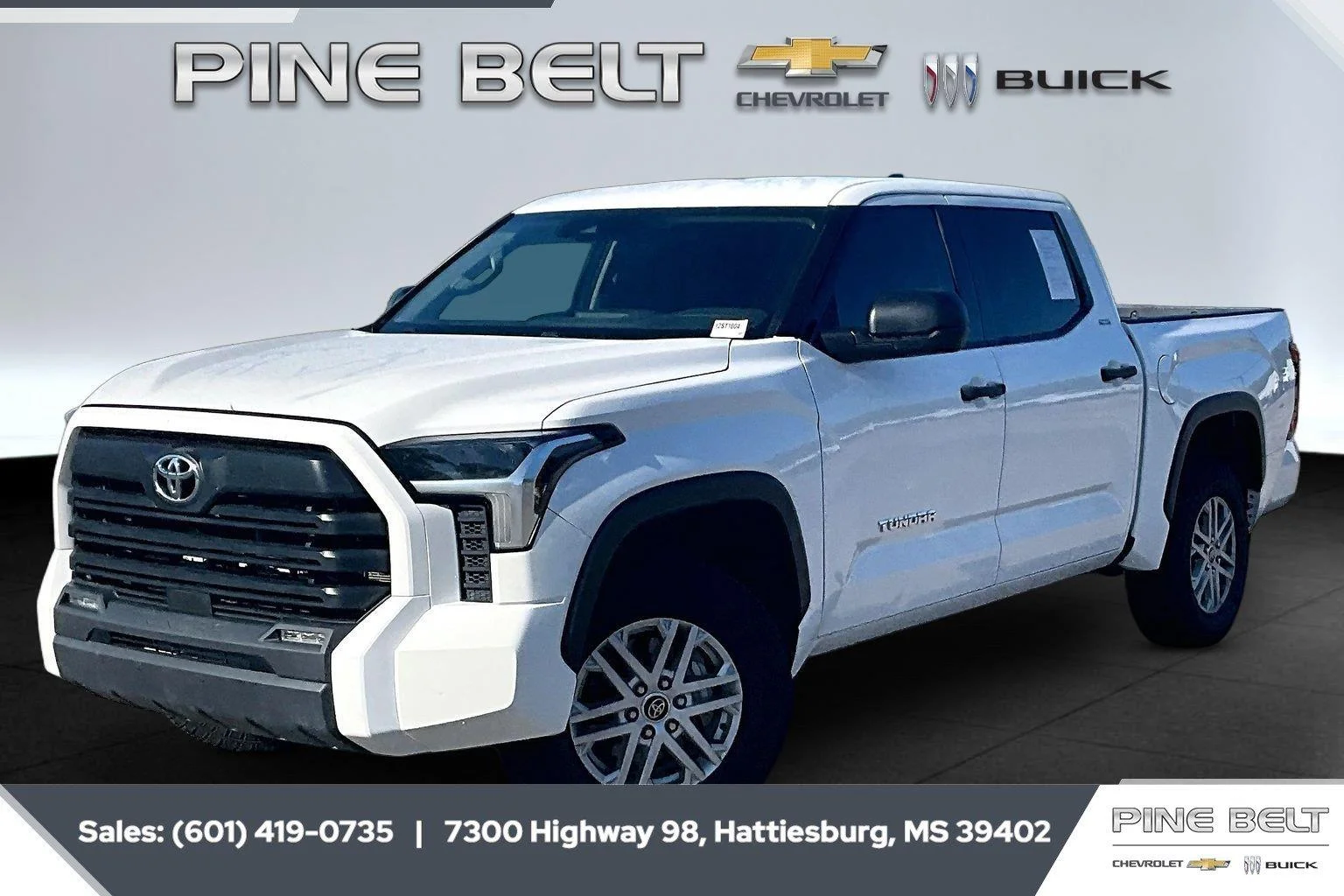 Used 2023 Ice Cap Toyota SR5 image 11