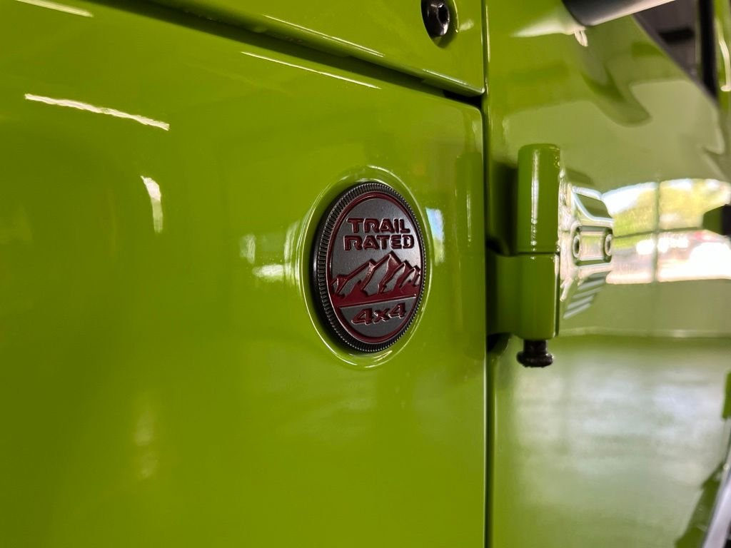 Used 2021 Limited Edition Gecko Clearcoat Jeep Rubicon image 11