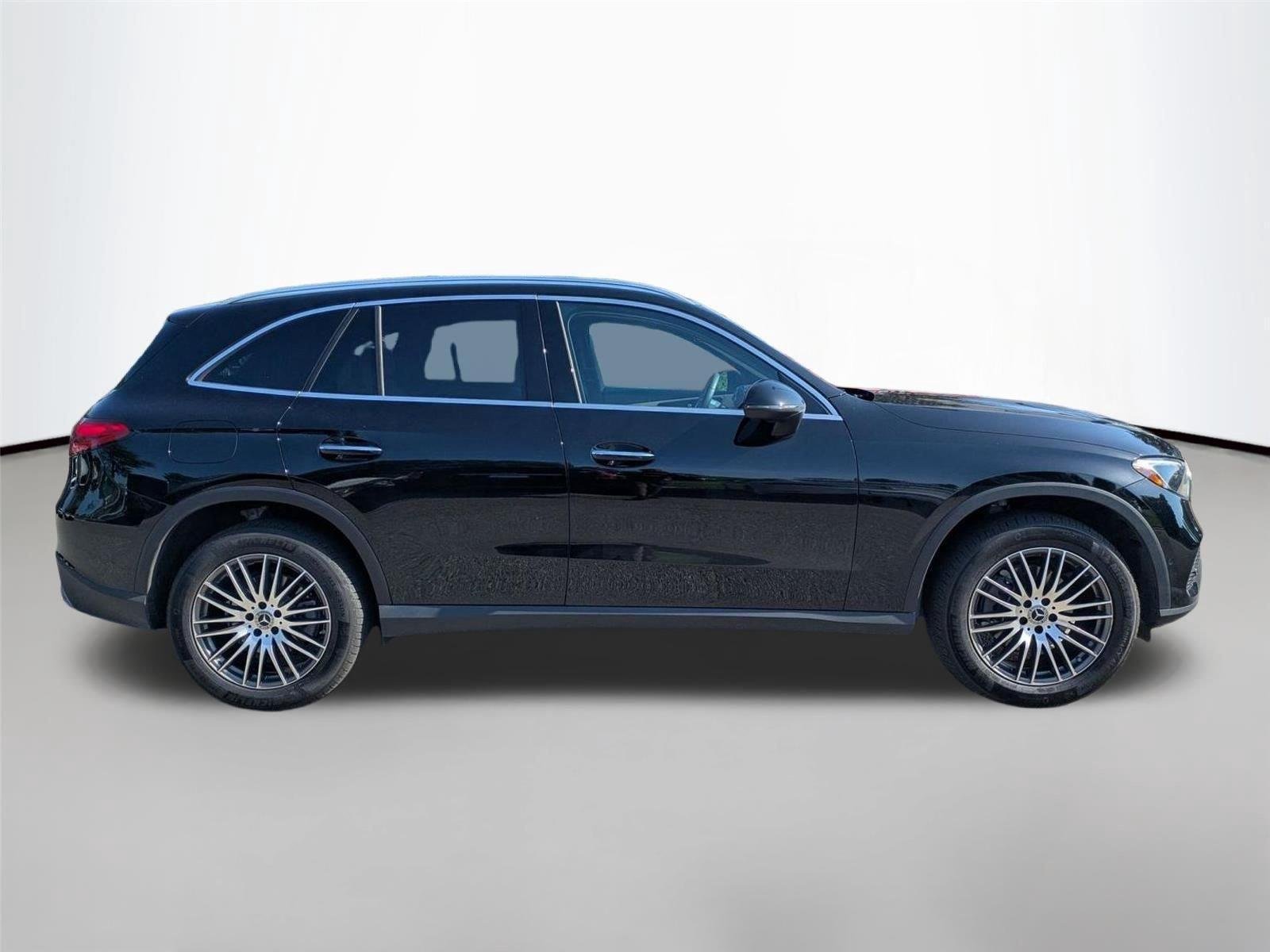 Used 2024 Black Mercedes-Benz GLC 300 image 4