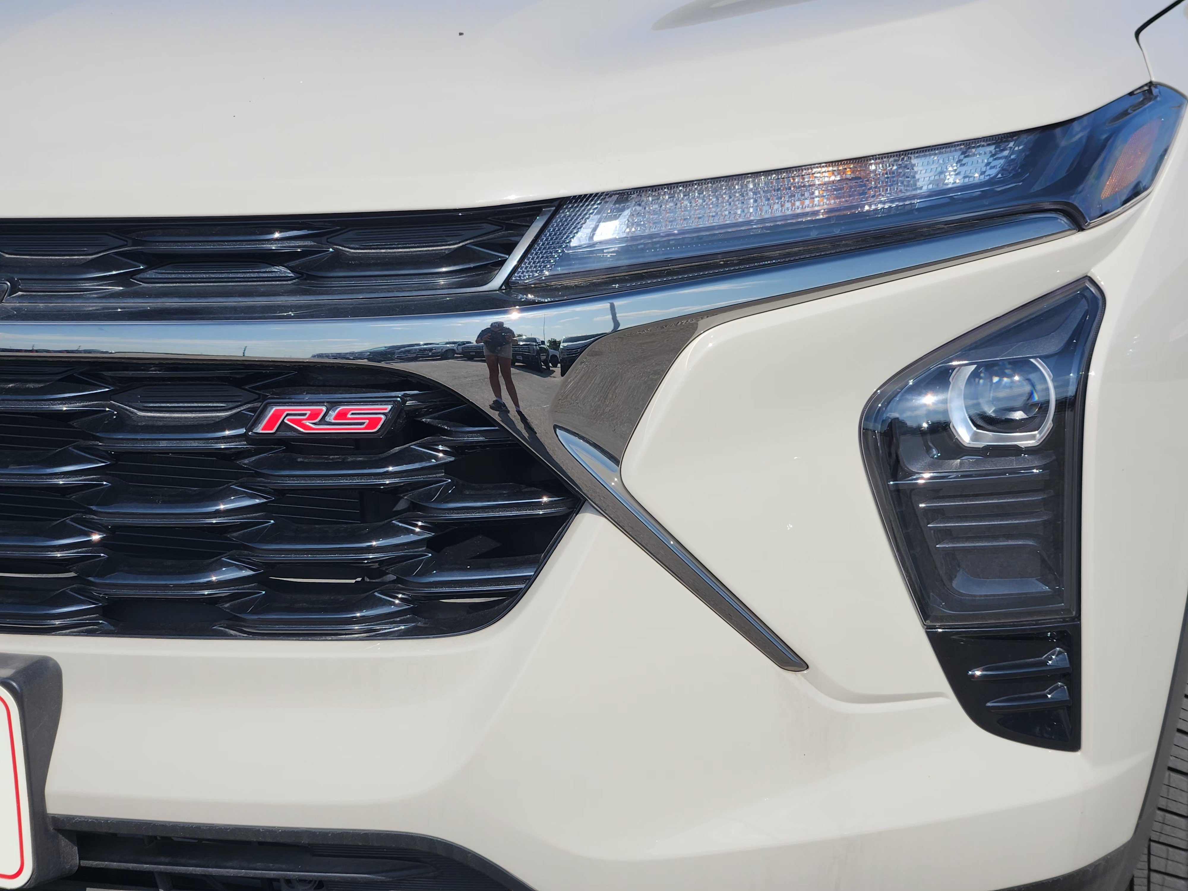 Used 2026 White Sands Chevrolet 1RS image 8