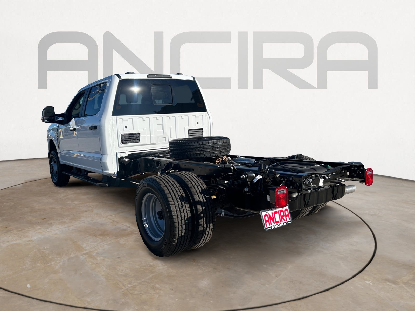 New 2026 Oxford White Ford XL image 8