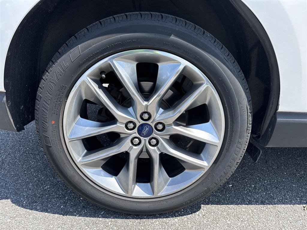 Used 2018 White Platinum Metallic Tri-Coat Ford Titanium image 11