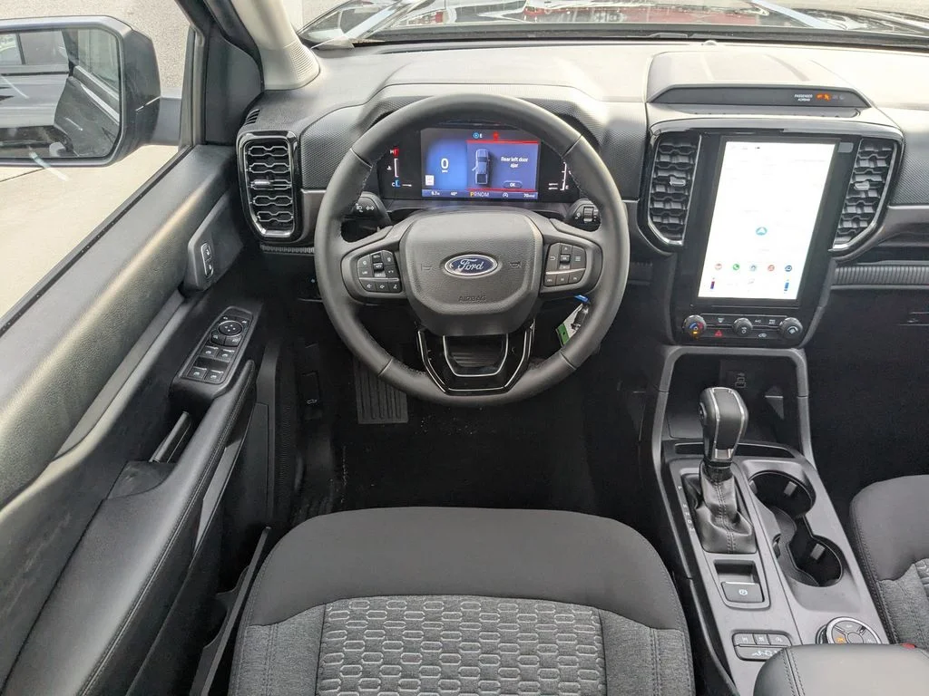 New 2025 Shadow Black Ford XLT image 15