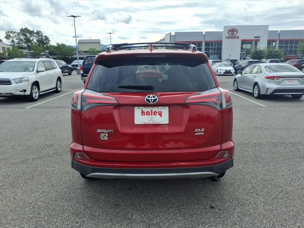 Used 2017 Red Toyota XLE image 6