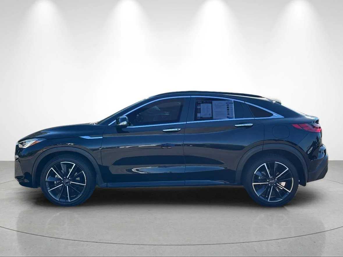 Used 2023 Black Obsidian INFINITI LUXE image 2